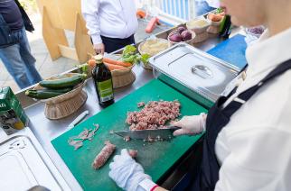 Ristorazione scolastica - preparazione risotto